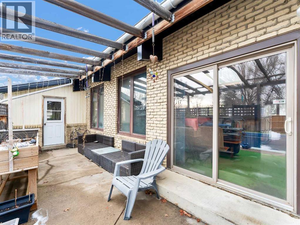 Single Family House Bungalow for Sale in  Upland Drive SE Connaught Medicine Hat 