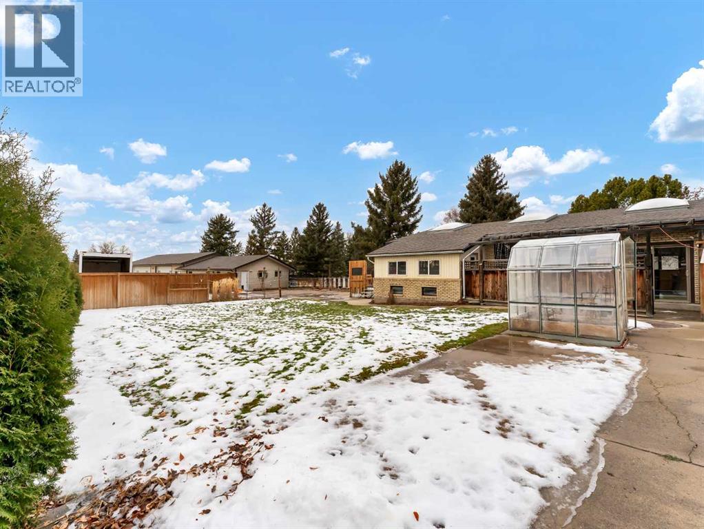 Single Family House Bungalow for Sale in  Upland Drive SE Connaught Medicine Hat 