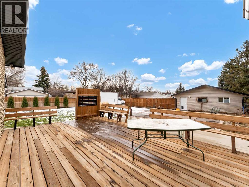 Single Family House Bungalow for Sale in  Upland Drive SE Connaught Medicine Hat 