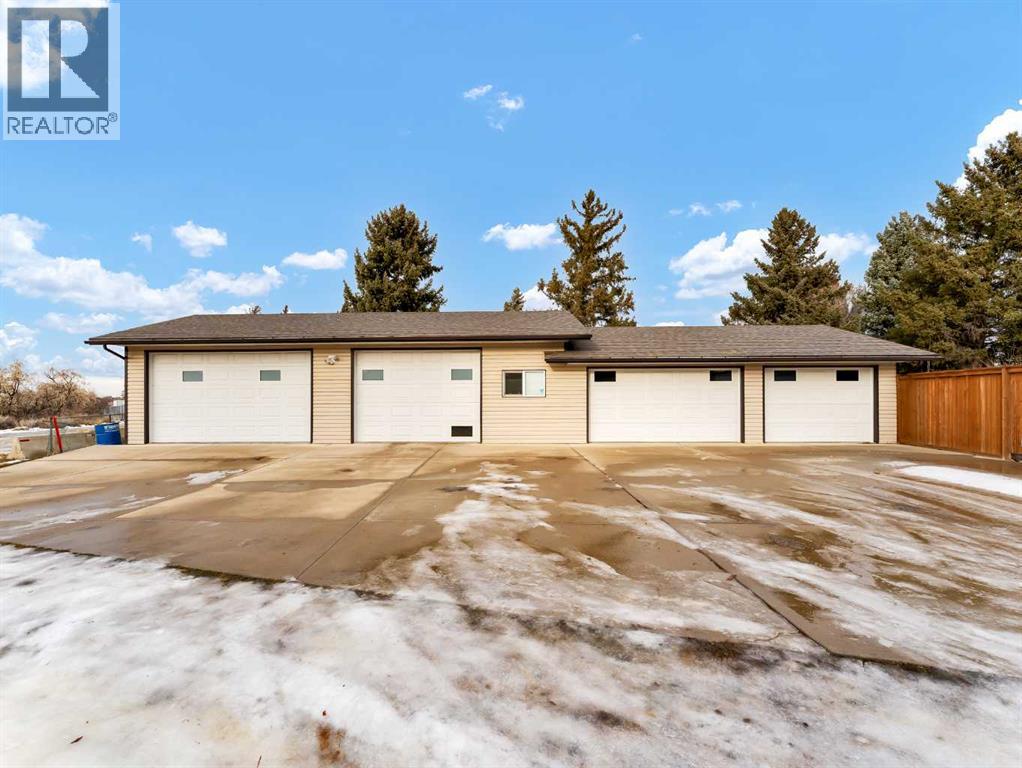 Single Family House Bungalow for Sale in  Upland Drive SE Connaught Medicine Hat 