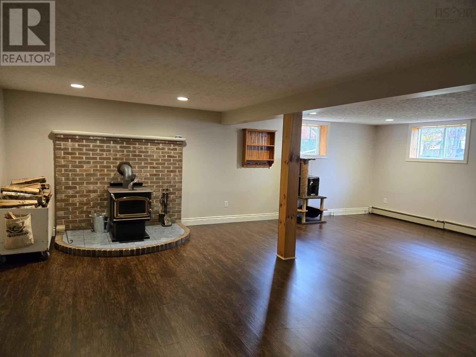 Property 20 of 30 of 49 Second Court