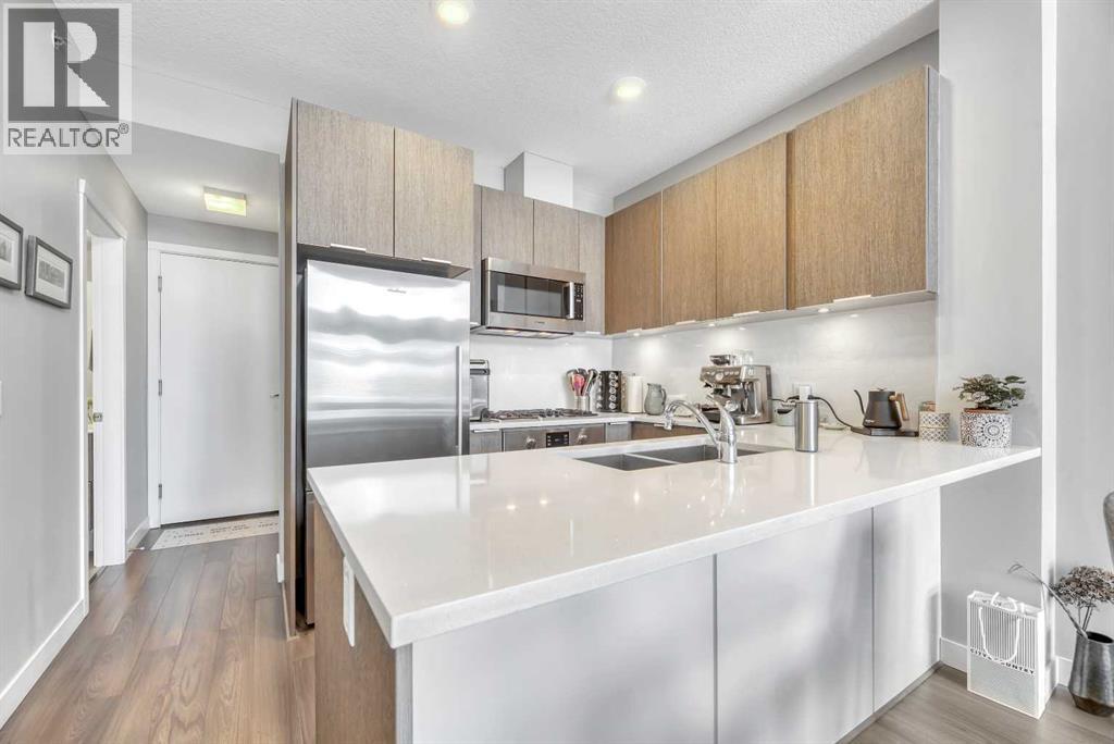 417, 823 5 Avenue NW, Calgary, Alberta