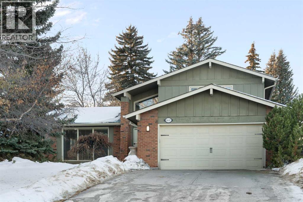 Single Family House for Sale in  Acadia Drive SE Lake Bonavista Calgary 