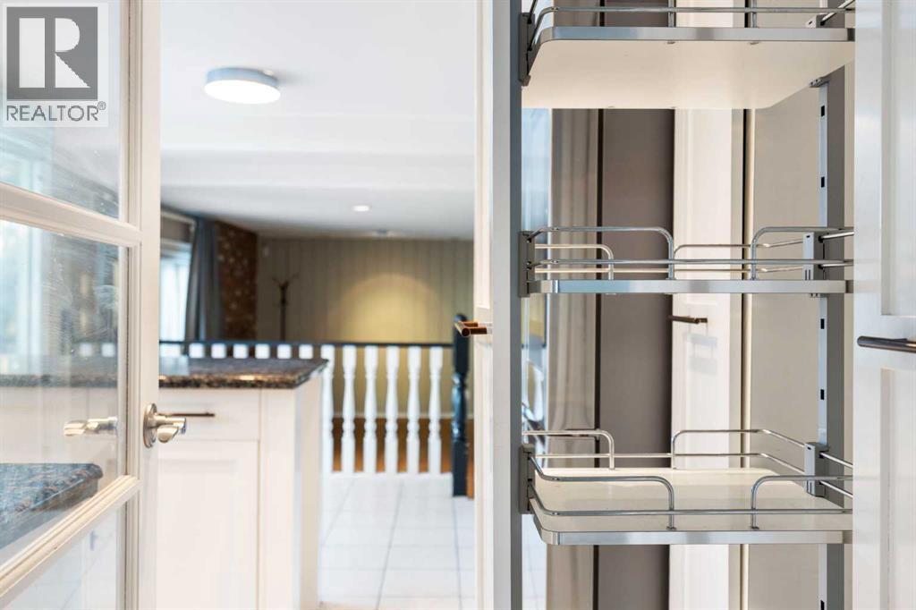 Single Family House for Sale in  Acadia Drive SE Lake Bonavista Calgary 