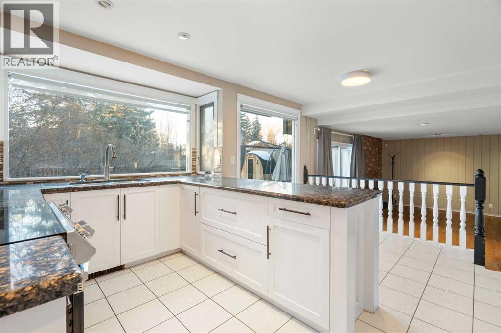 Single Family House for Sale in  Acadia Drive SE Lake Bonavista Calgary 