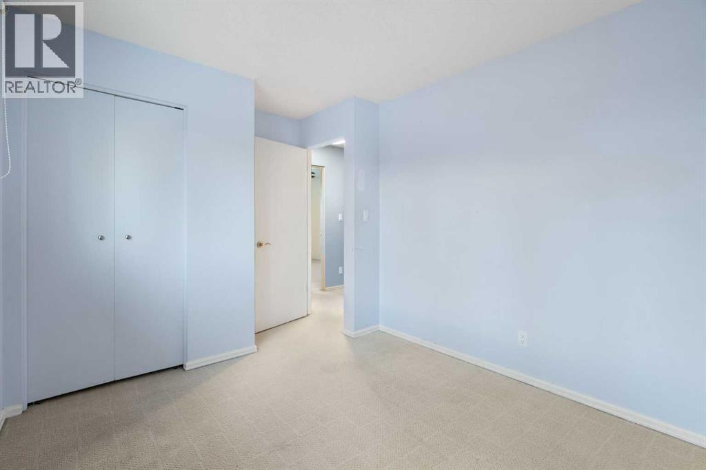 Single Family House for Sale in  Acadia Drive SE Lake Bonavista Calgary 