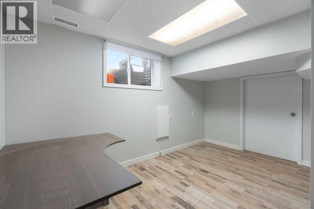 Single Family House for Sale in  Acadia Drive SE Lake Bonavista Calgary 