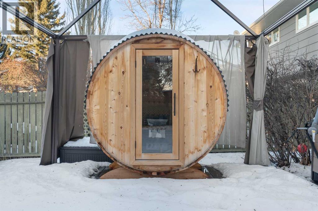 Single Family House for Sale in  Acadia Drive SE Lake Bonavista Calgary 