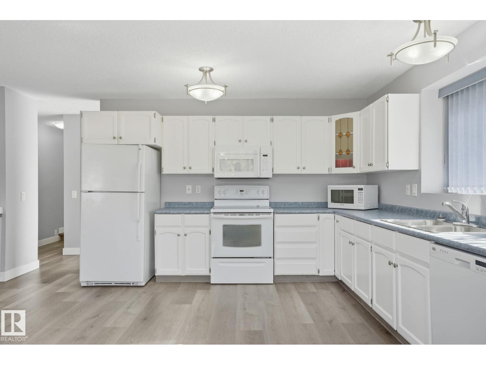 14208 30 ST NW, Edmonton