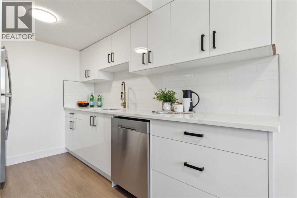 Single Family House for Sale in    Avenue NW Huntington Hills Calgary 