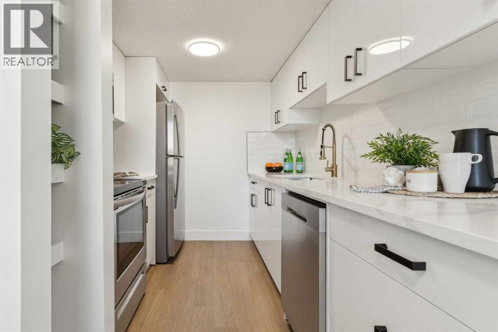 Single Family House for Sale in    Avenue NW Huntington Hills Calgary 