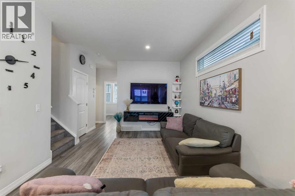 Single Family House for Sale in  Evanston Hill NW Evanston Calgary 