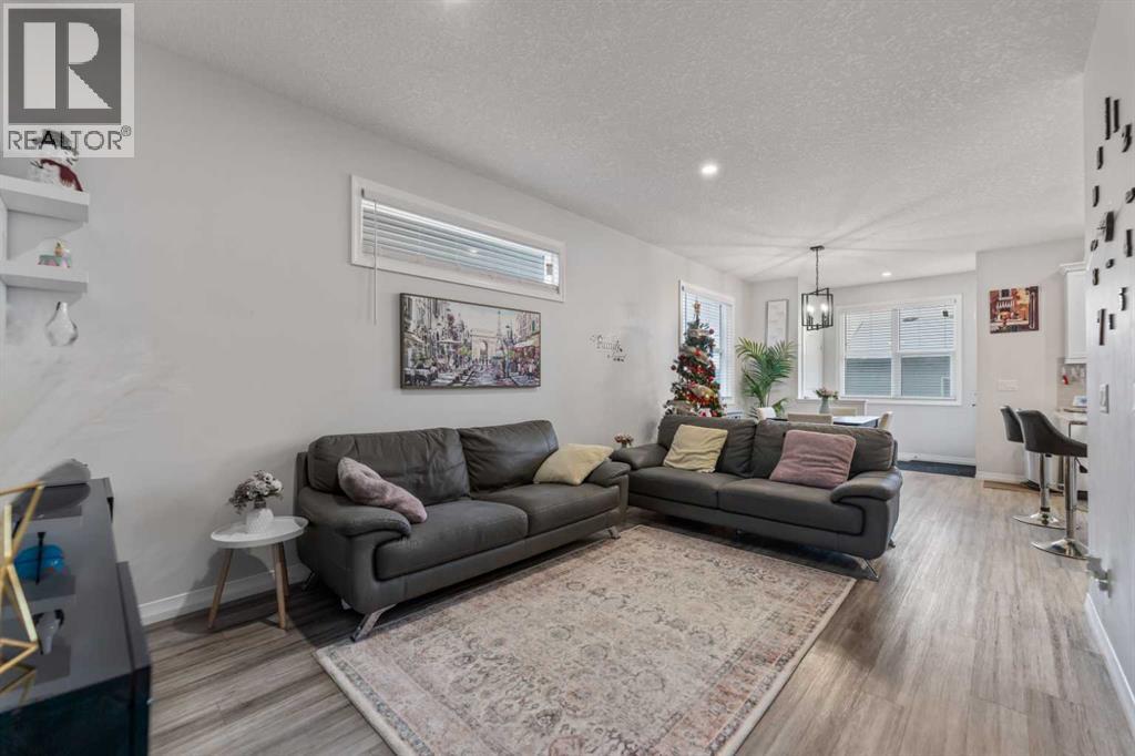 Single Family House for Sale in  Evanston Hill NW Evanston Calgary 