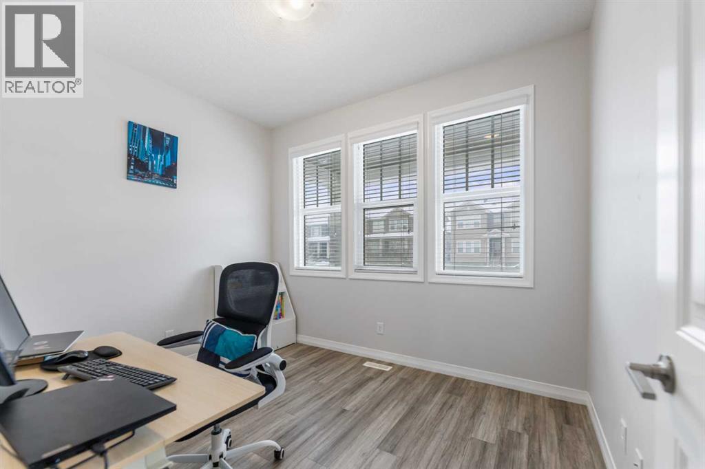 Single Family House for Sale in  Evanston Hill NW Evanston Calgary 