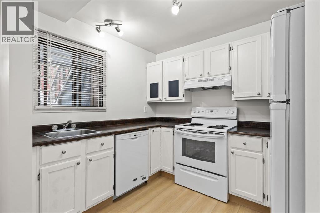 Single Family House for Sale in   Street SW Sunalta Calgary 