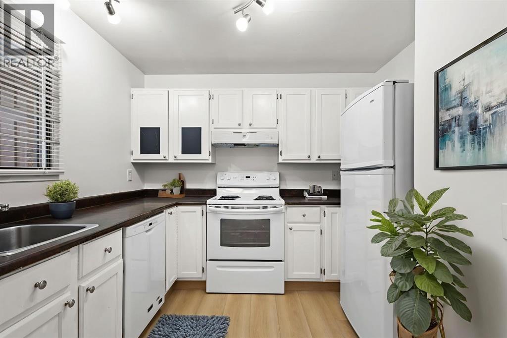 Single Family House for Sale in   Street SW Sunalta Calgary 