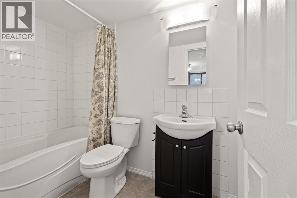 Single Family House for Sale in   Street SW Sunalta Calgary 