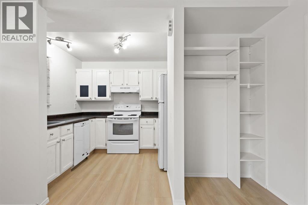 Single Family House for Sale in   Street SW Sunalta Calgary 