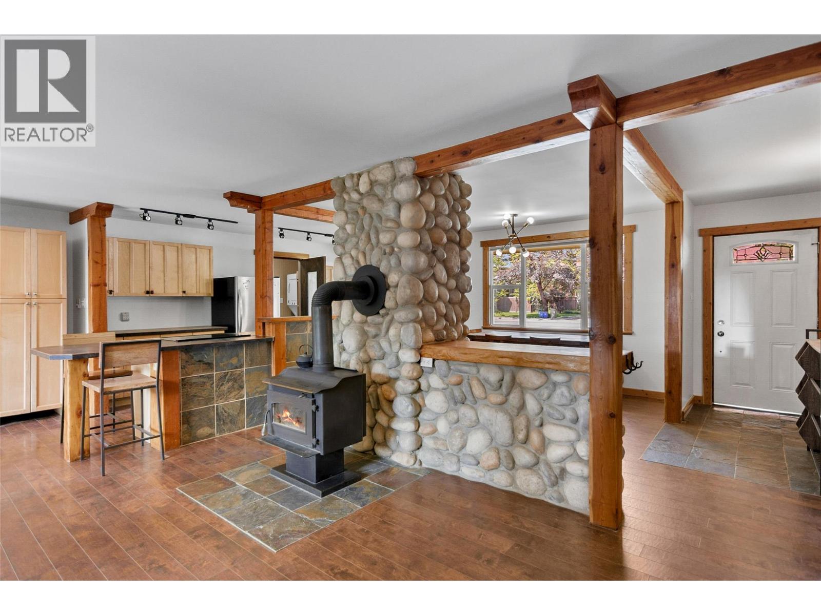 608 Mackenzie Avenue, Revelstoke