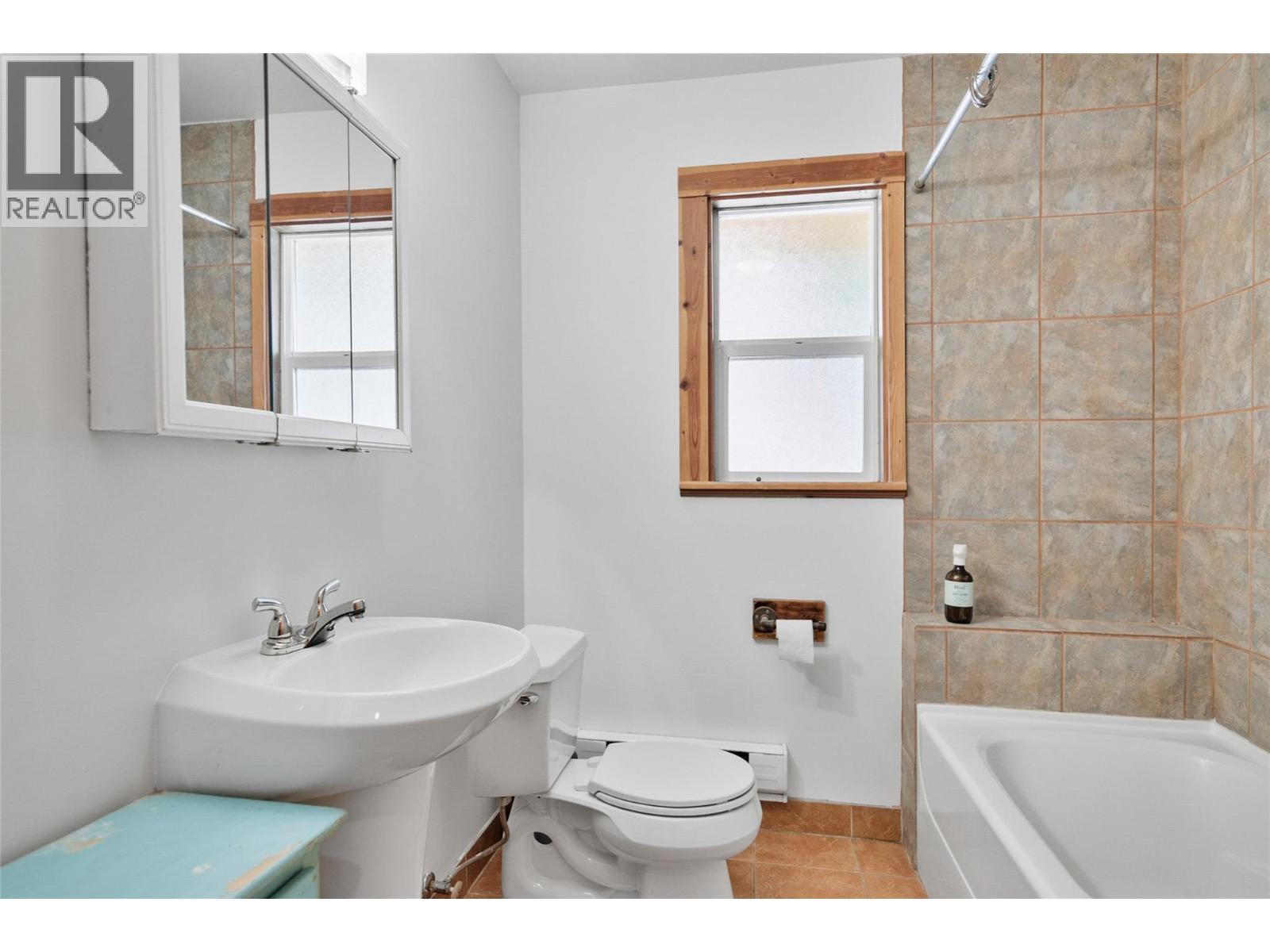 608 Mackenzie Avenue, Revelstoke