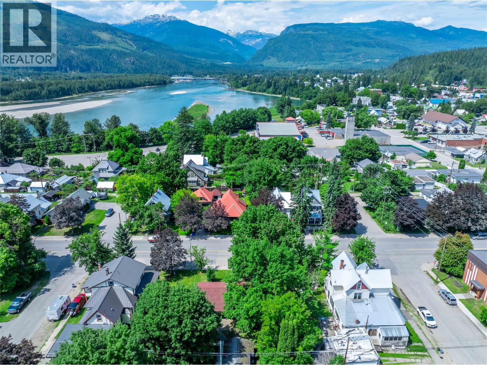 608 Mackenzie Avenue, Revelstoke