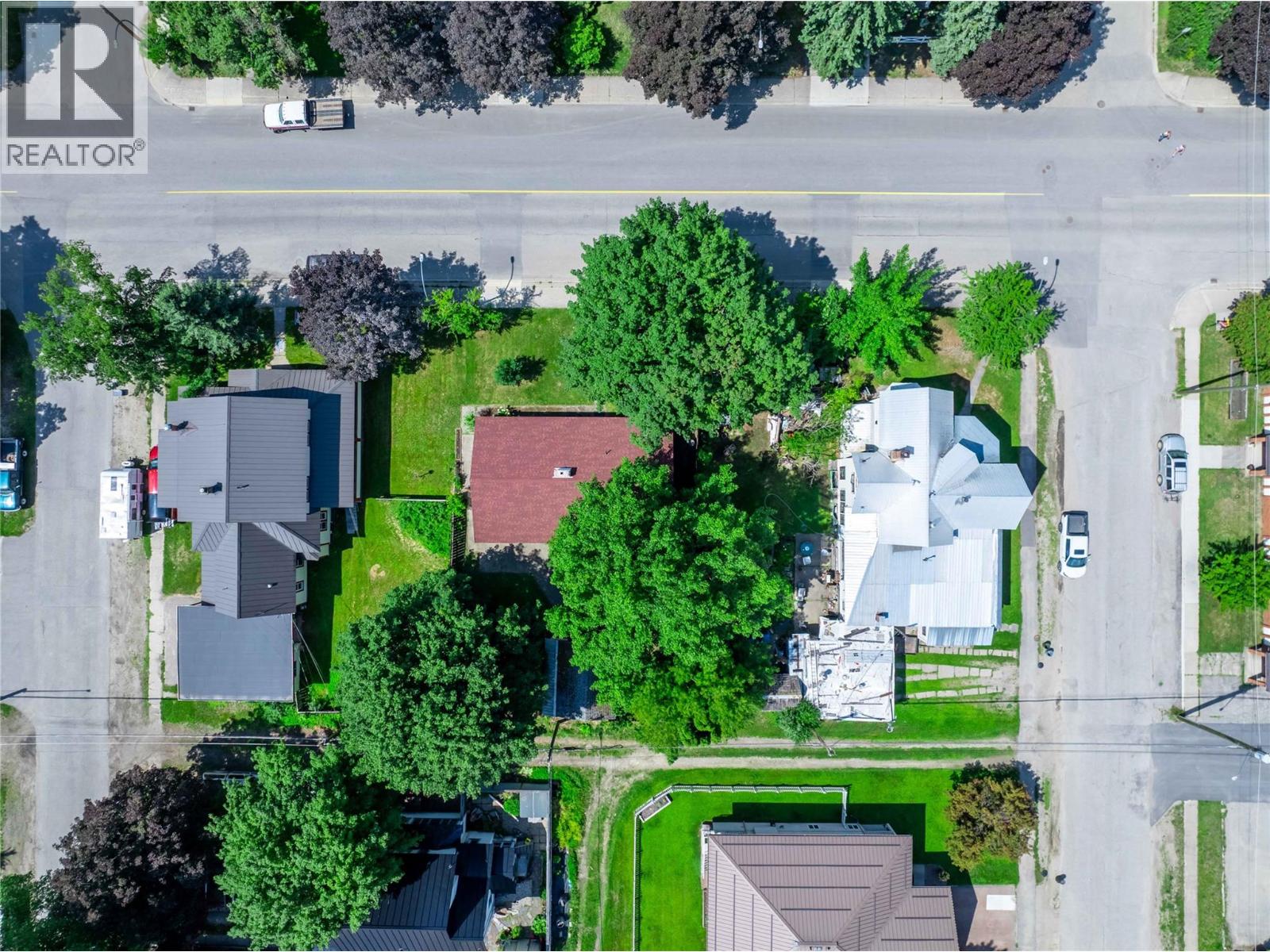 608 Mackenzie Avenue, Revelstoke