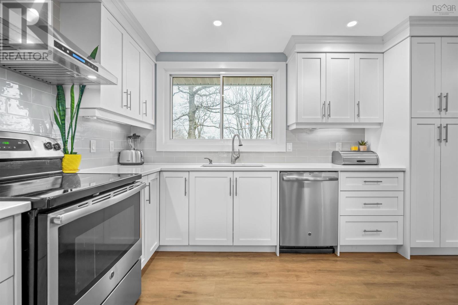 Property 19 of 49 of 105 Flamingo Drive