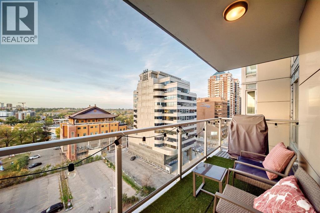 Single Family House for Sale in    Avenue SW Downtown West End Calgary 