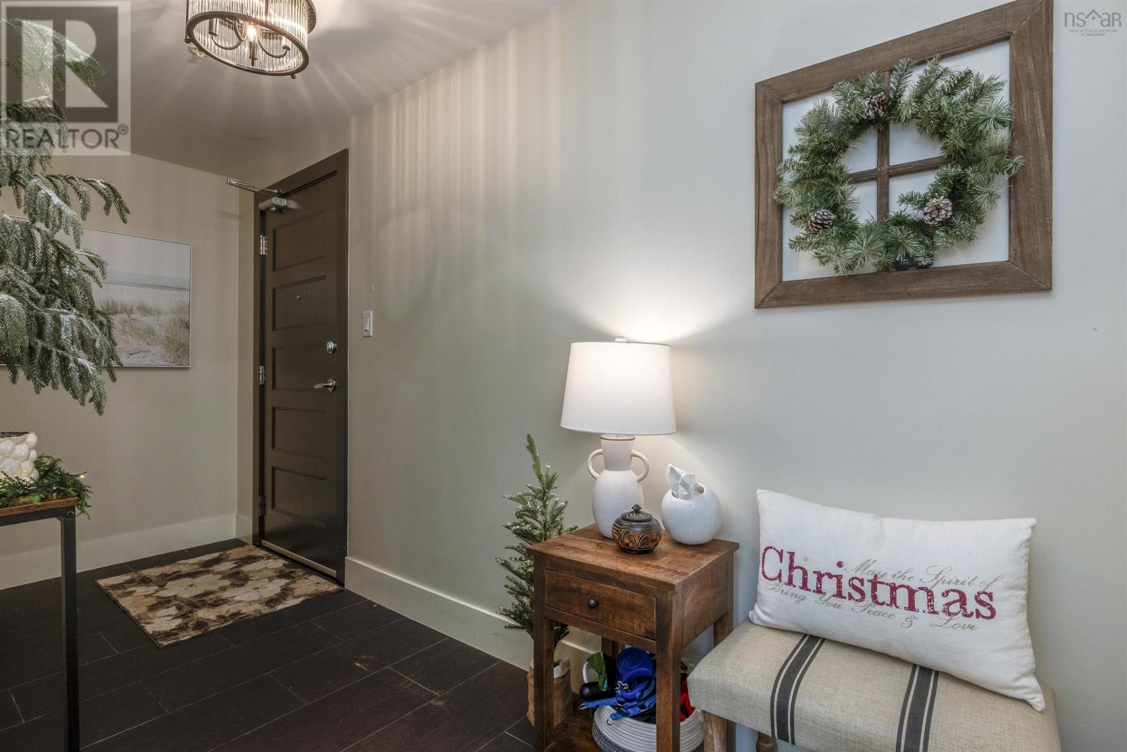 Property 5 of 42 of 305 15 Kings Wharf Place