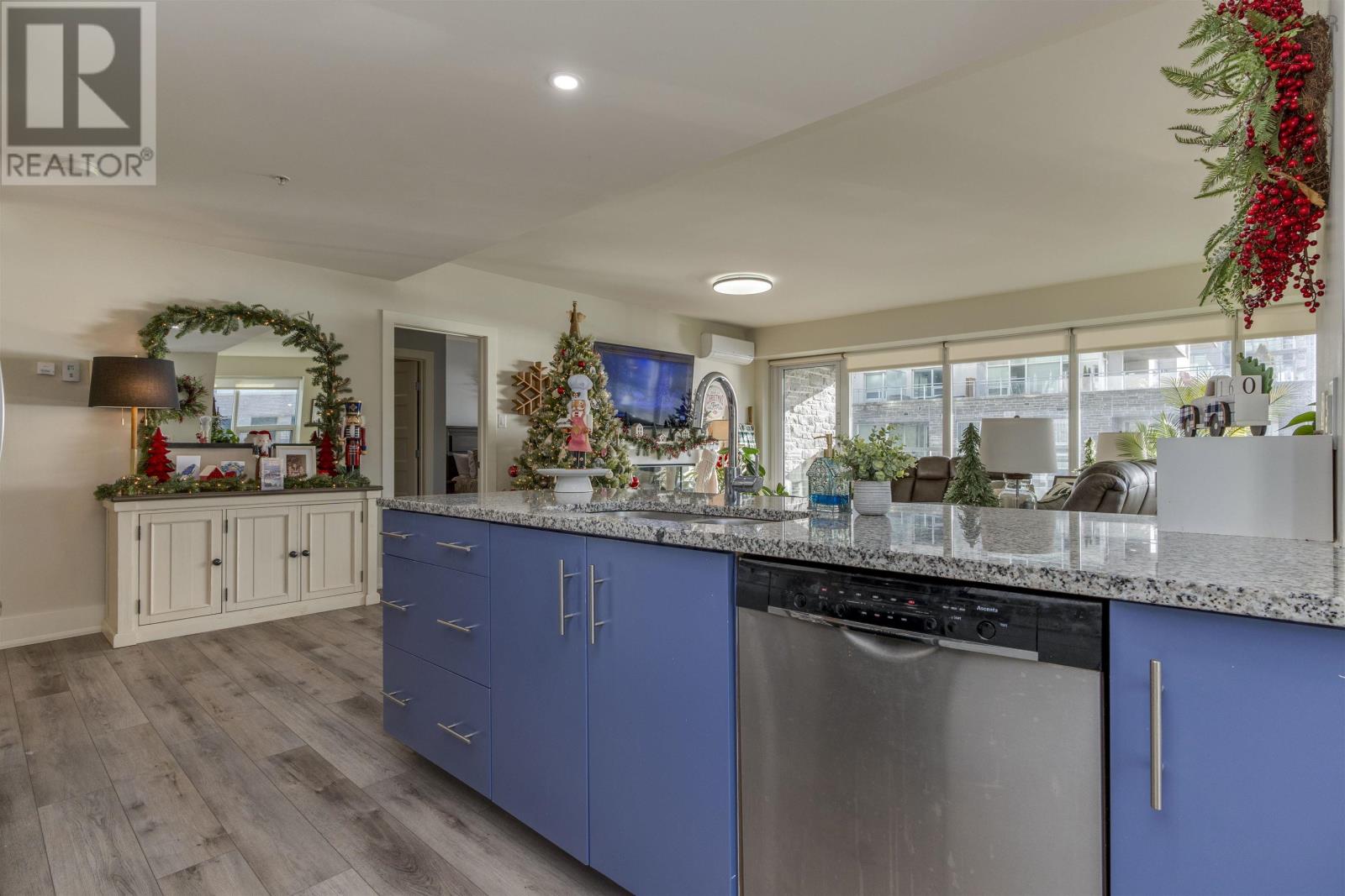 Property 27 of 42 of 305 15 Kings Wharf Place