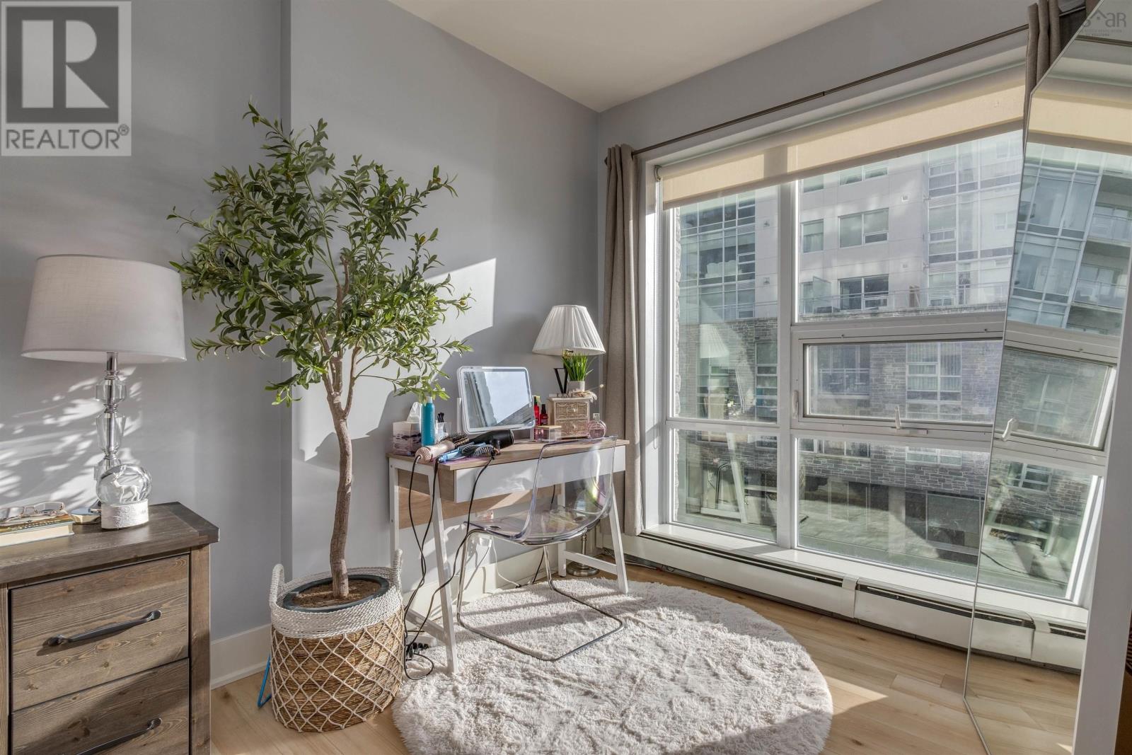 Property 32 of 42 of 305 15 Kings Wharf Place