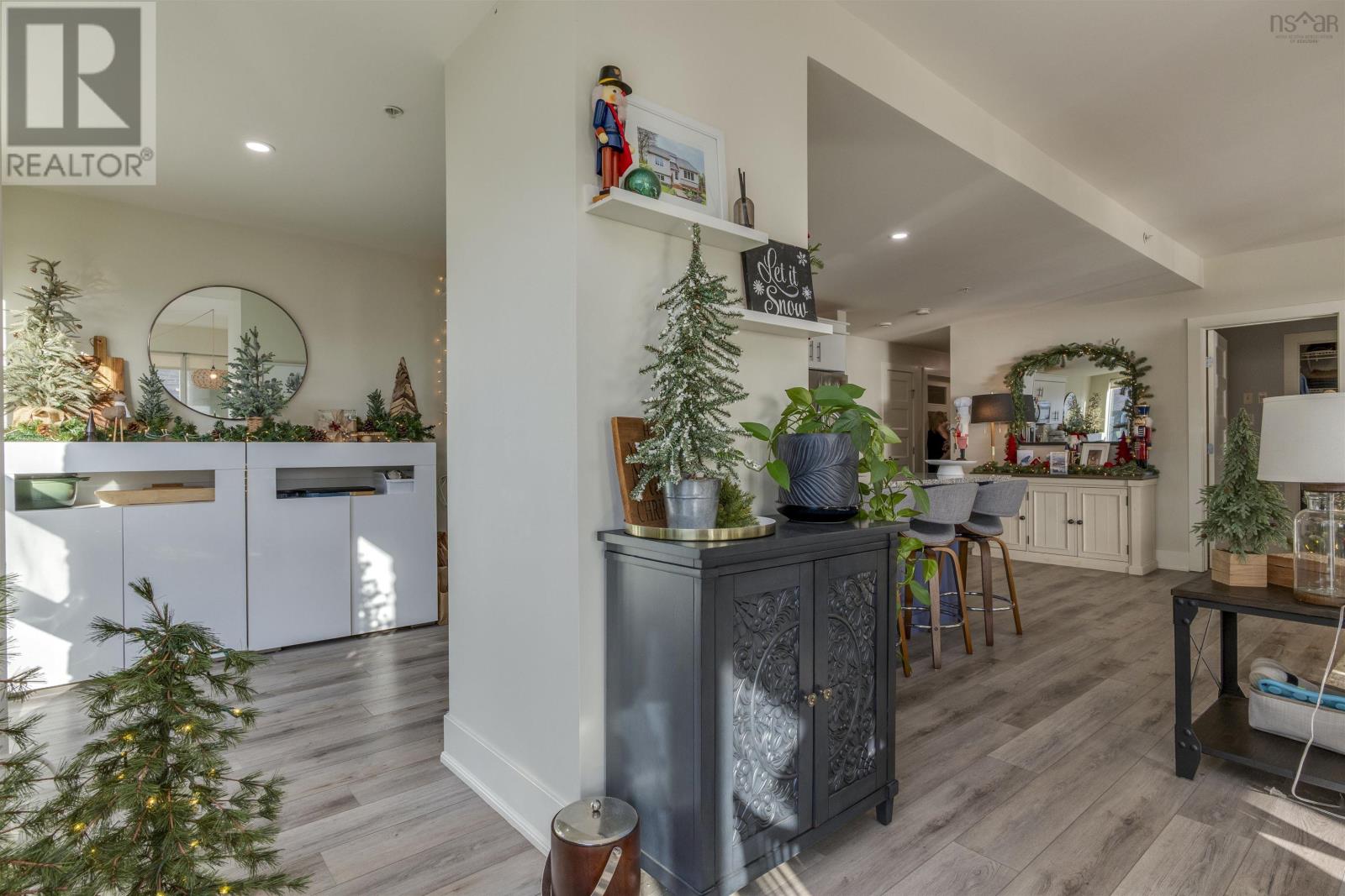 Property 26 of 42 of 305 15 Kings Wharf Place