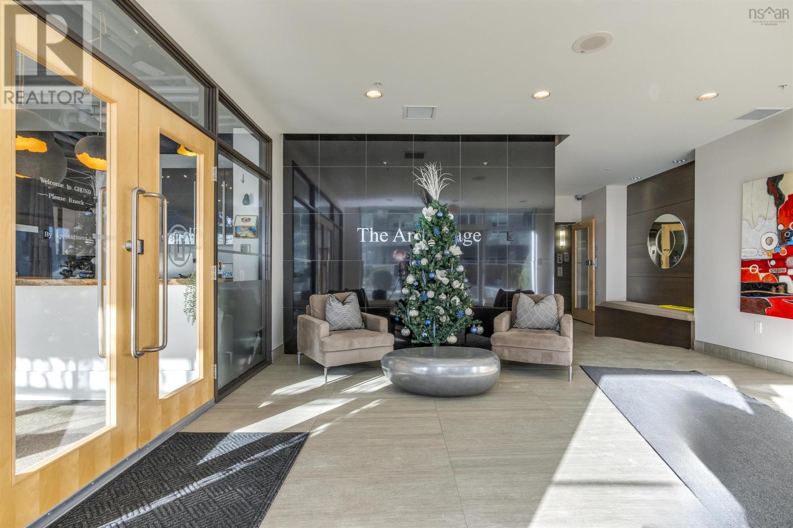 Property 38 of 42 of 305 15 Kings Wharf Place