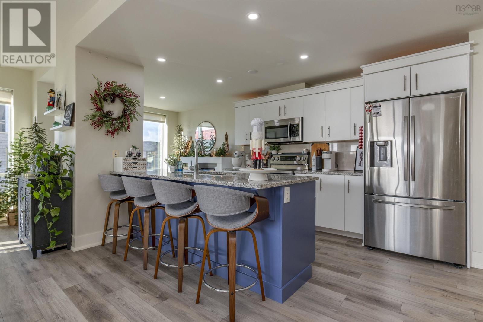 Property 23 of 42 of 305 15 Kings Wharf Place