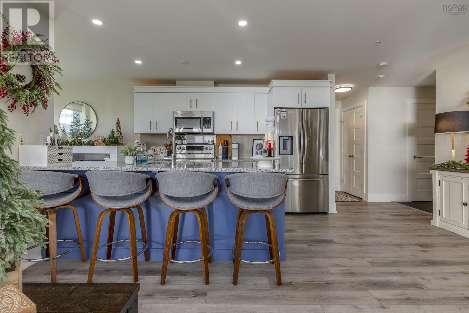 Property 24 of 42 of 305 15 Kings Wharf Place