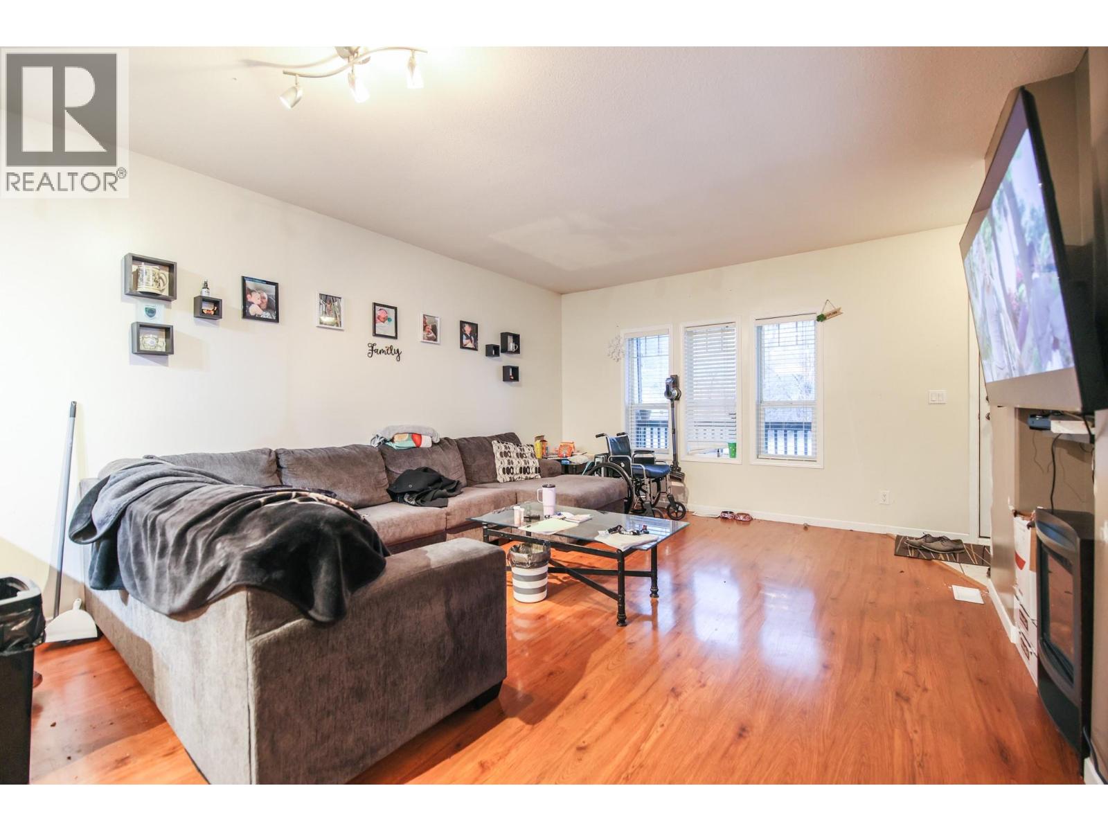 703 9TH Avenue, Keremeos