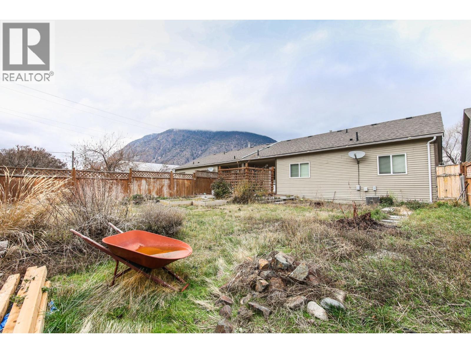 703 9TH Avenue, Keremeos