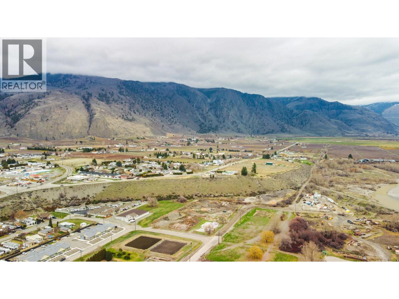 703 9TH Avenue, Keremeos