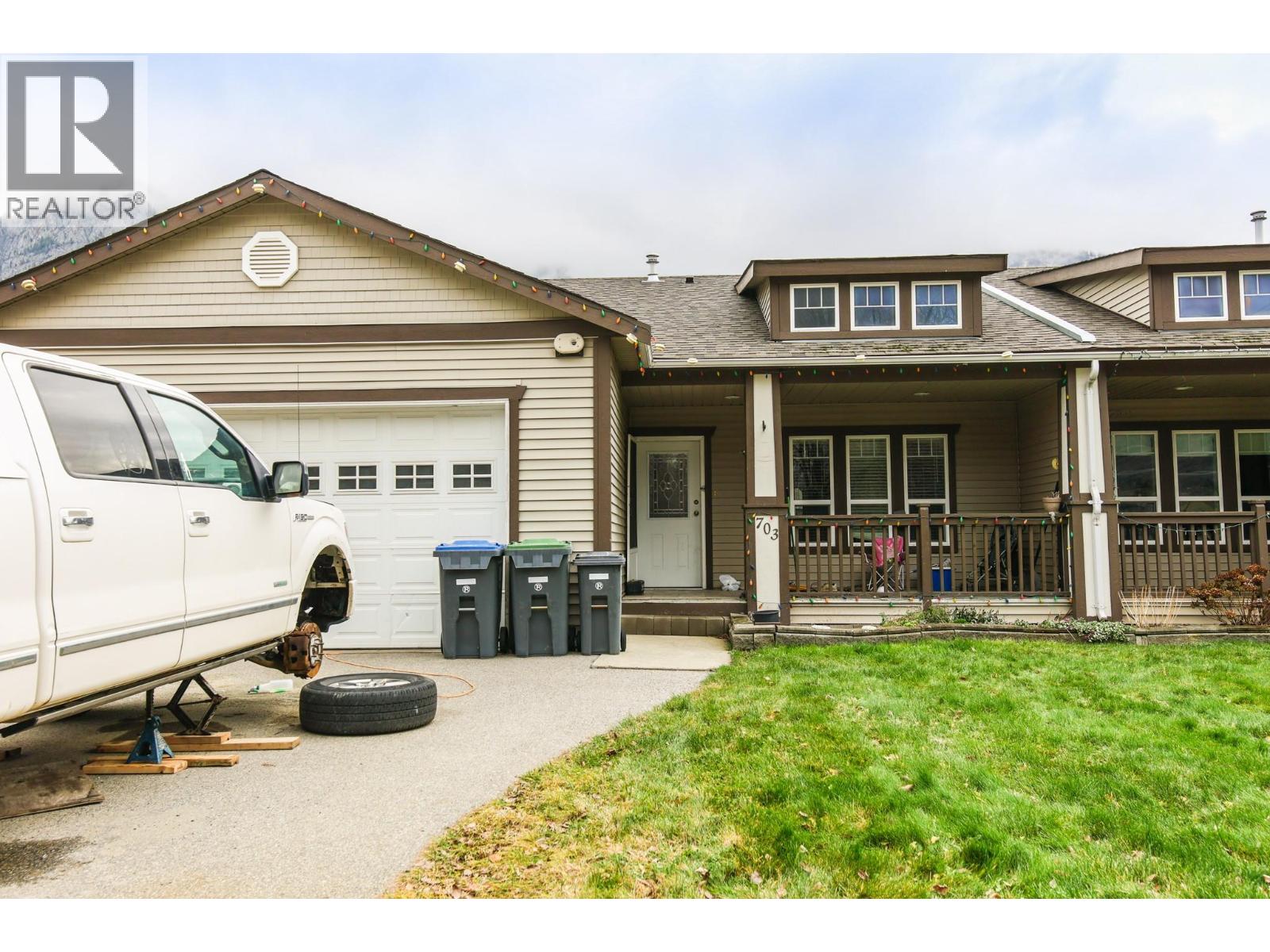 703 9TH Avenue, Keremeos