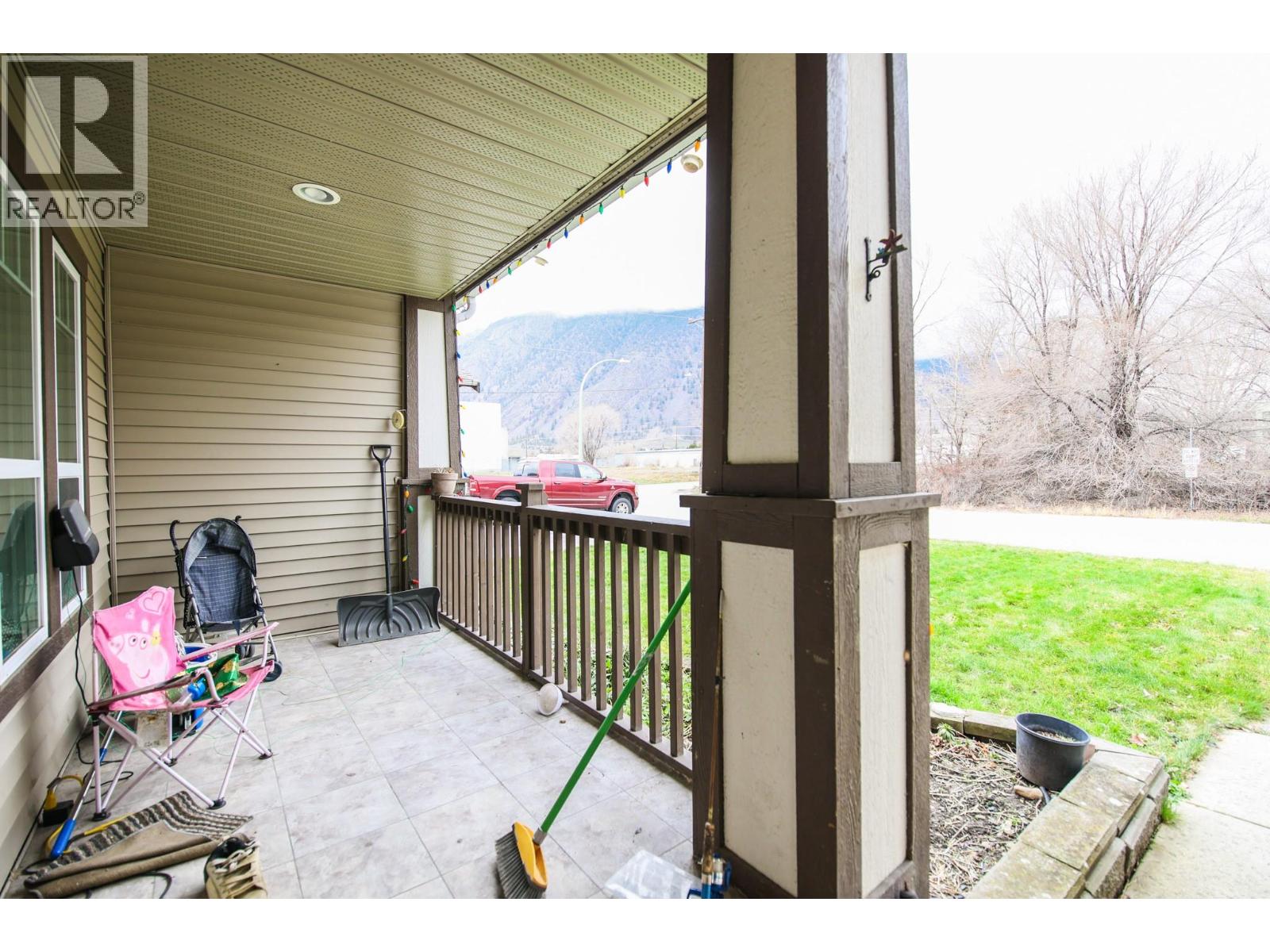 703 9TH Avenue, Keremeos