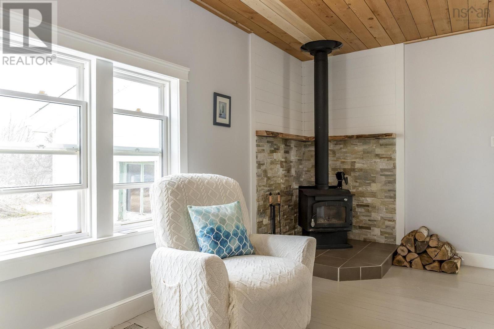 Property 21 of 41 of 148 Blue Sea Road