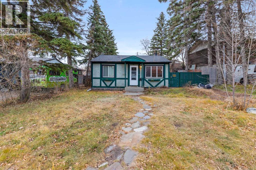 Single Family House Bungalow for Sale in   Avenue NW Bowness Calgary 