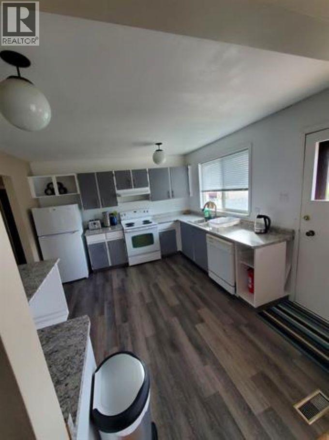 27 MANSON CRESCENT, Mackenzie