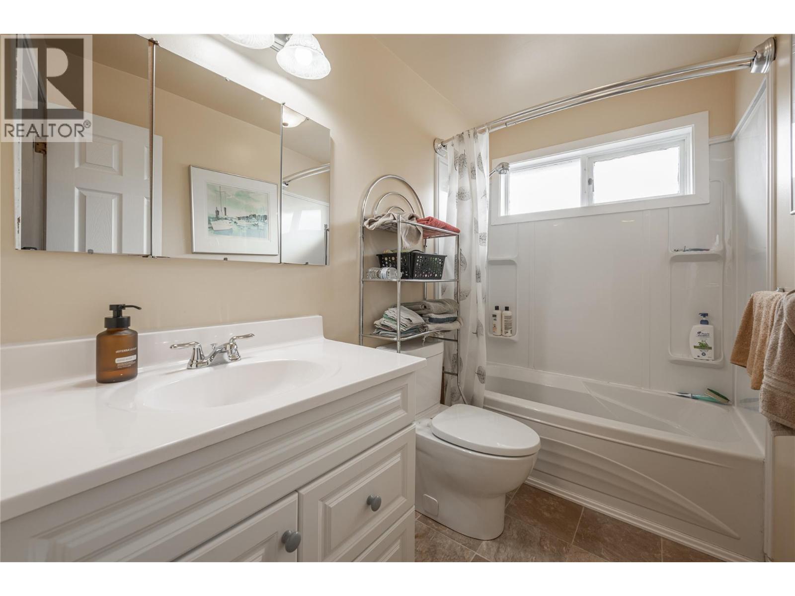 292 JUNIPER Drive, Logan Lake