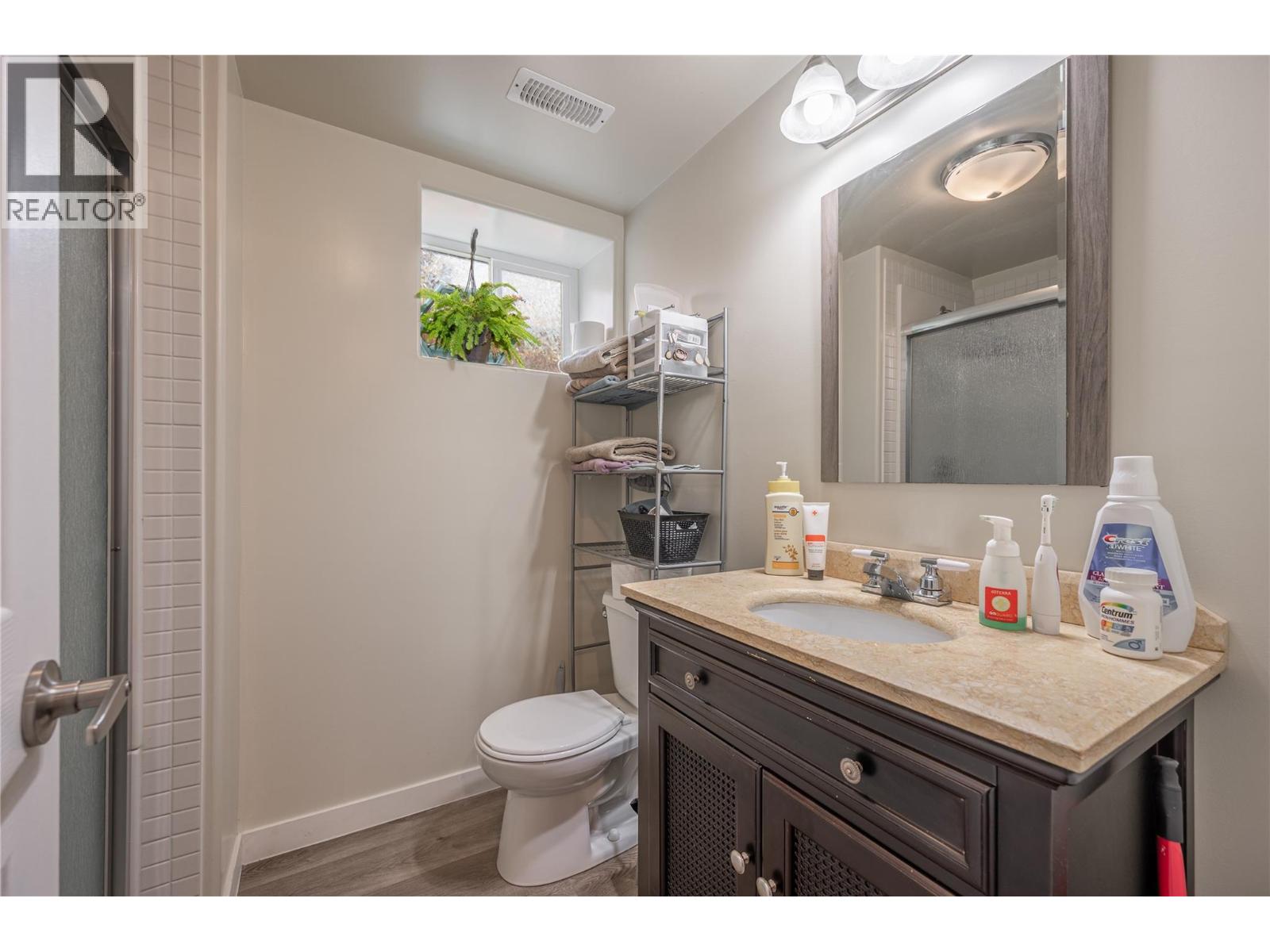 292 JUNIPER Drive, Logan Lake