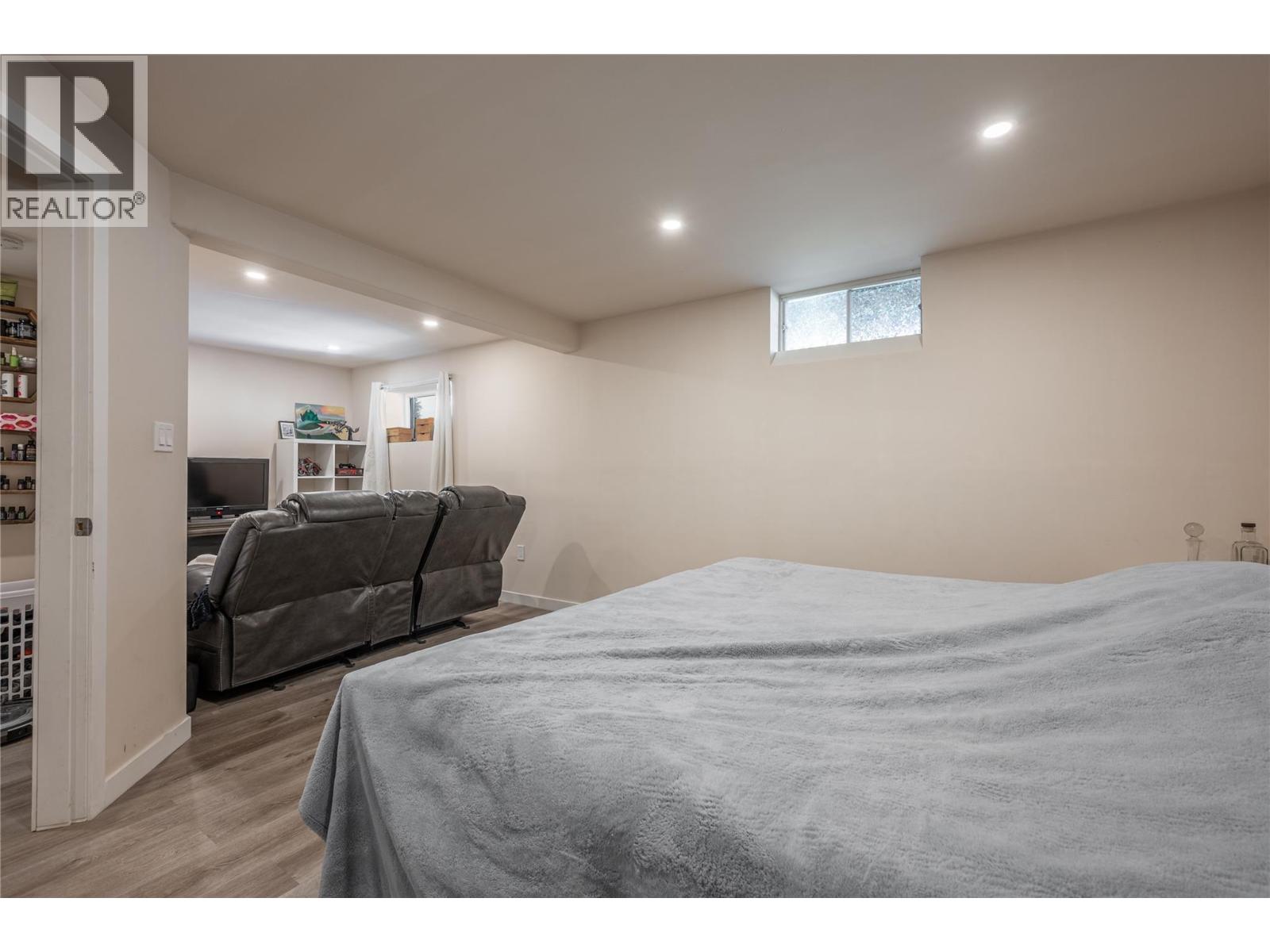 292 JUNIPER Drive, Logan Lake