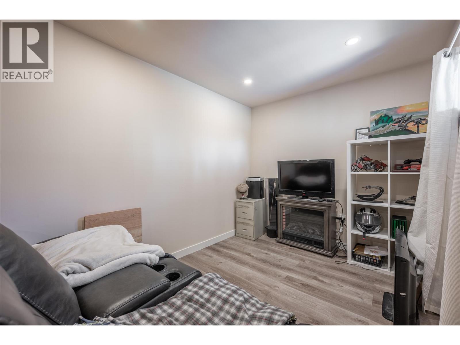 292 JUNIPER Drive, Logan Lake