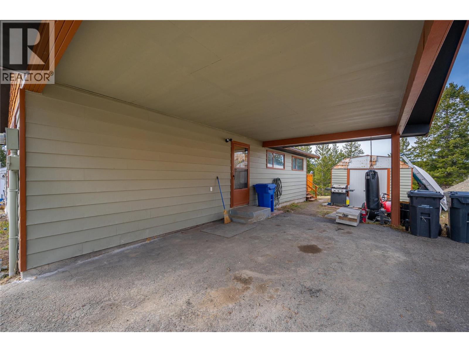 292 JUNIPER Drive, Logan Lake