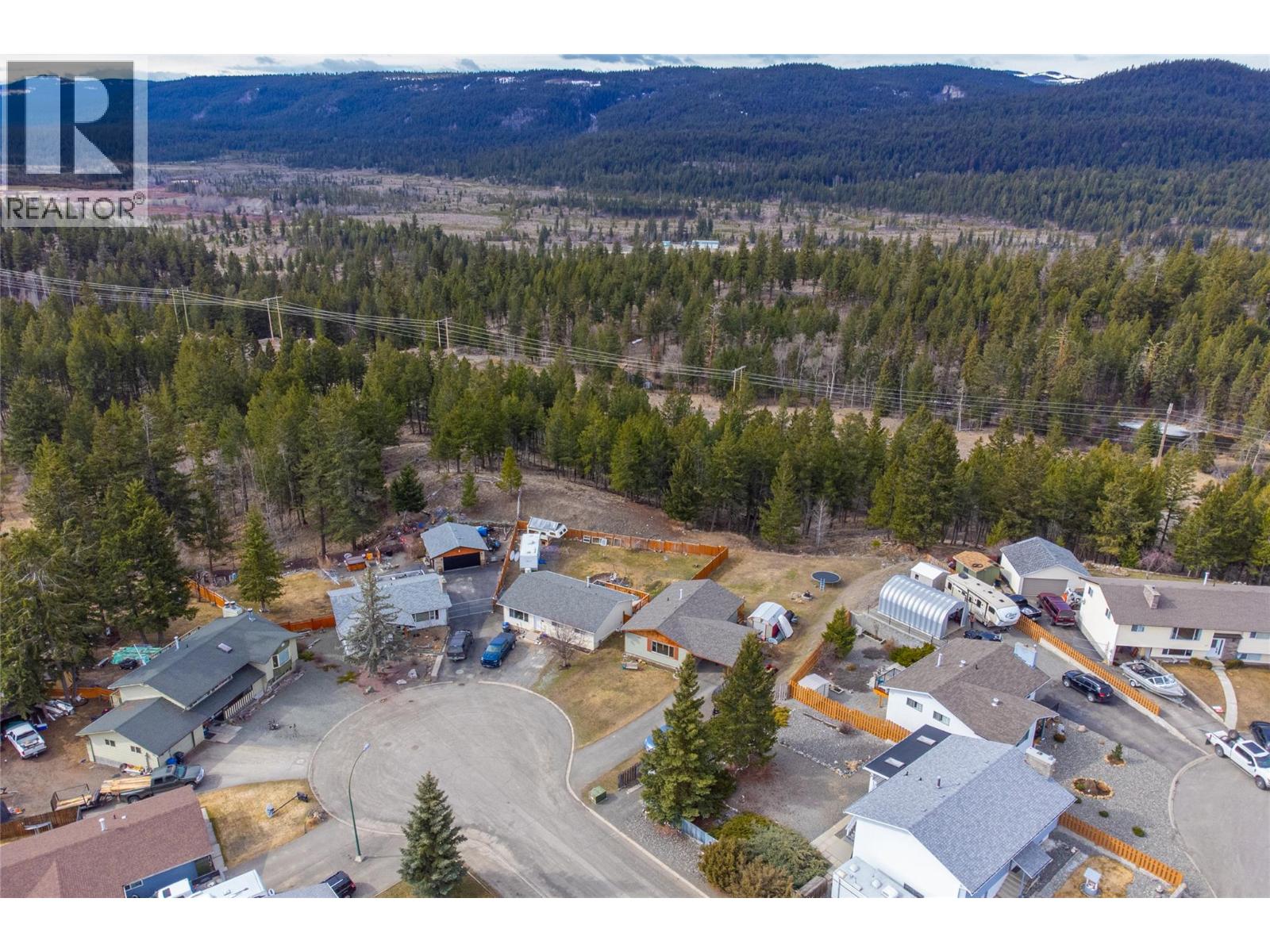 292 JUNIPER Drive, Logan Lake