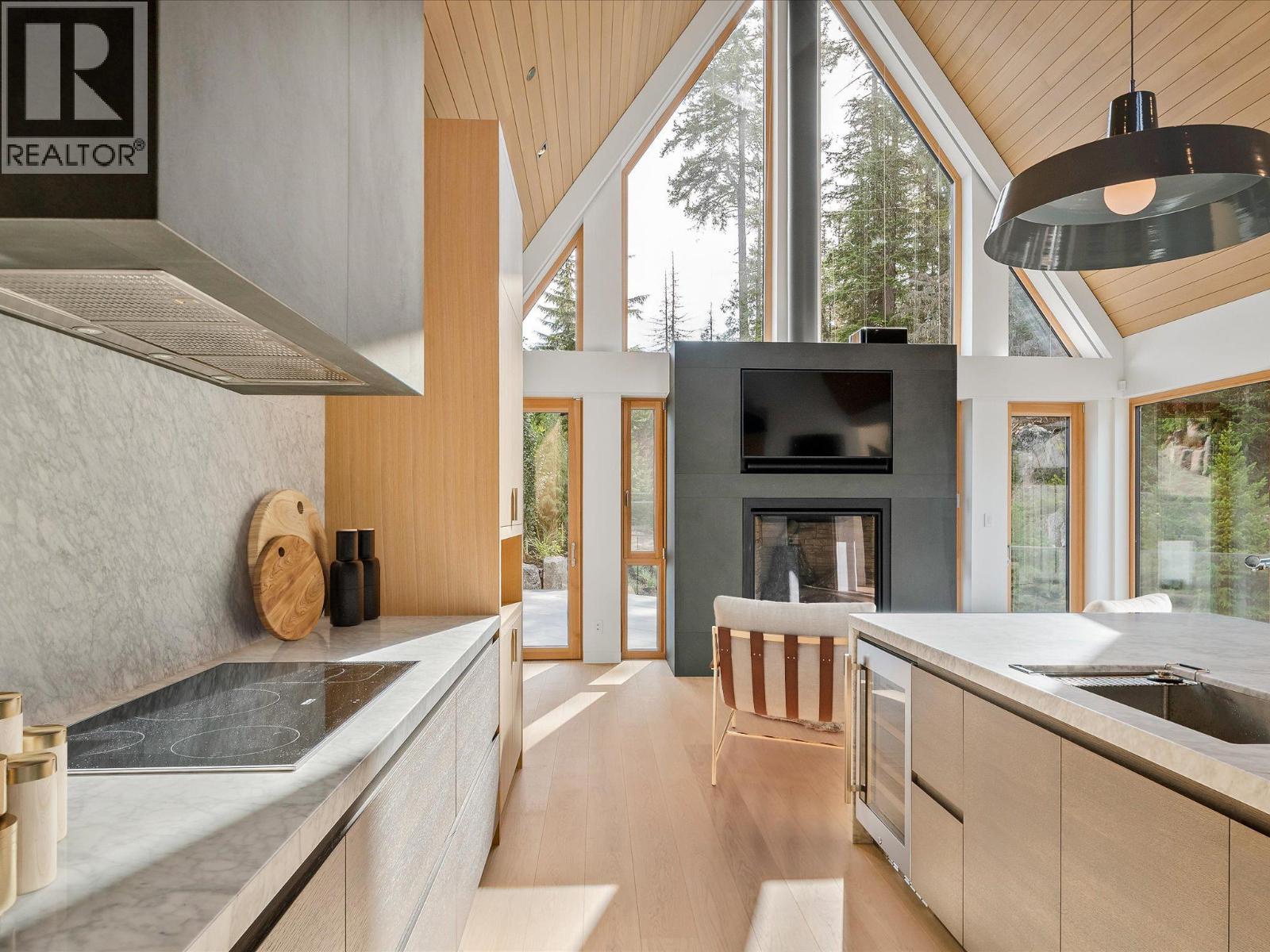 2925 KADENWOOD DRIVE, Whistler